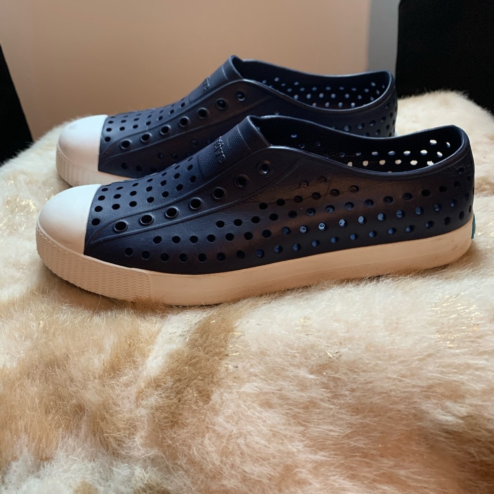 Native Shoes (Size J4)